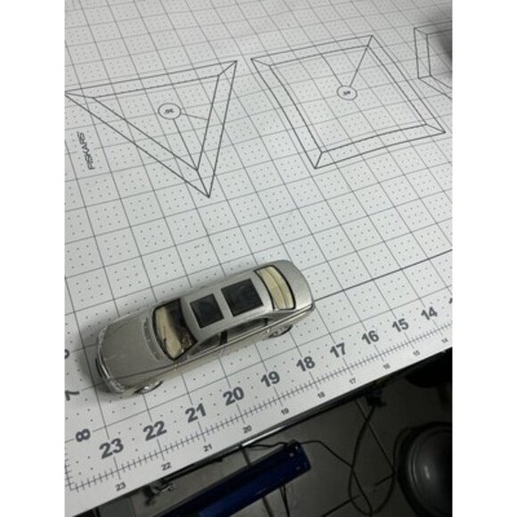 AutoArt Mercedes Benz Maybach 62 Gold Tan-Scale 1:43 No Box No Hood Ornament - Picture 9 of 12